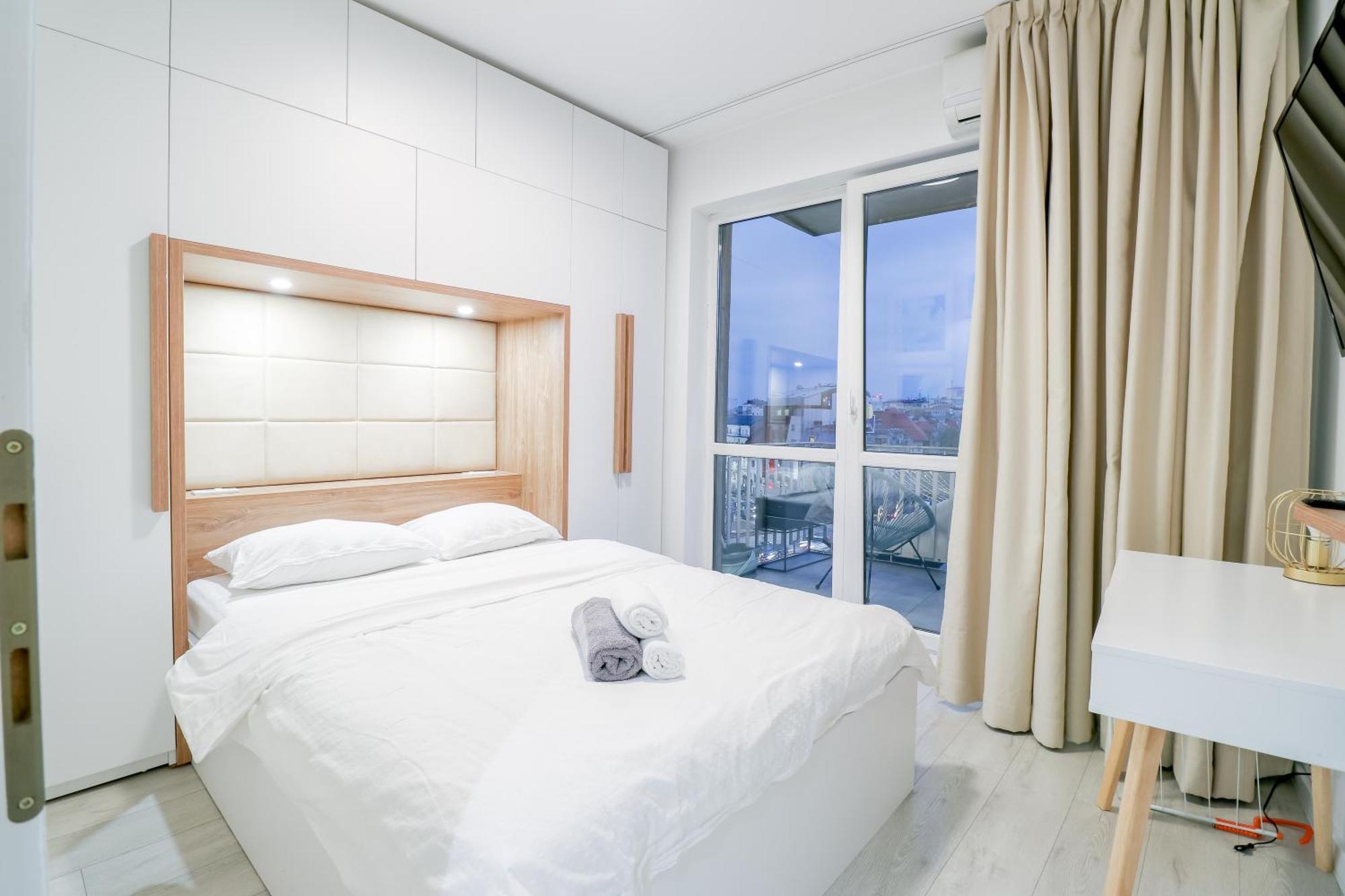 Piata Romana, Two Bedrooms Apartment Bucarest Esterno foto